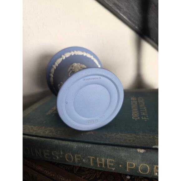 Wedgwood Blue Jasperware Mini Vase 3.5" Made in England Cupid Relief Vintage - Picture 9 of 10